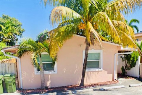 House in Hallandale Beach, Florida 2 bedrooms, 105.17 sq.m. № 2083888 - photo 16