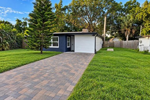 House in New Port Richey, Florida 4 bedrooms, 146.97 sq.m. № 2364255