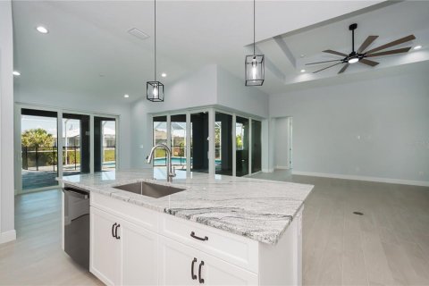 Casa en venta en Port Charlotte, Florida, 3 dormitorios, 210.14 m2 № 1616154 - foto 18