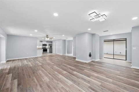 House in Bradenton, Florida 4 bedrooms, 207.36 sq.m. № 1873713 - photo 18