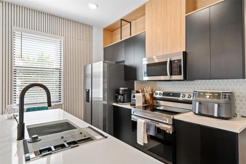 Townhouse in Kissimmee, Florida 3 bedrooms, 127.46 sq.m. № 1828509 - photo 11