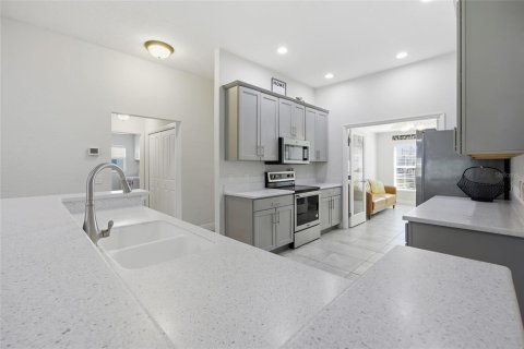 Villa ou maison à vendre à Oxford, Floride: 3 chambres, 204.38 m2 № 2150770 - photo 3