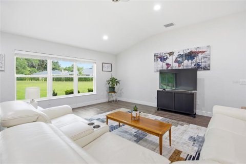 Villa ou maison à vendre à Oxford, Floride: 3 chambres, 204.38 m2 № 2150770 - photo 9