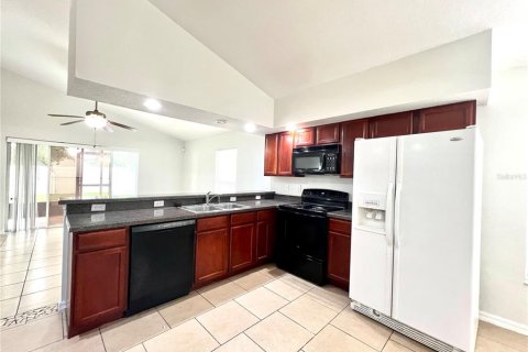 Casa en alquiler en Davenport, Florida, 3 dormitorios, 162.86 m2 № 1918150 - foto 2