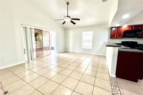 Casa en alquiler en Davenport, Florida, 3 dormitorios, 162.86 m2 № 1918150 - foto 13