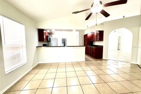 Casa en alquiler en Davenport, Florida, 3 dormitorios, 162.86 m2 № 1918150 - foto 10