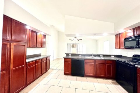 Casa en alquiler en Davenport, Florida, 3 dormitorios, 162.86 m2 № 1918150 - foto 3