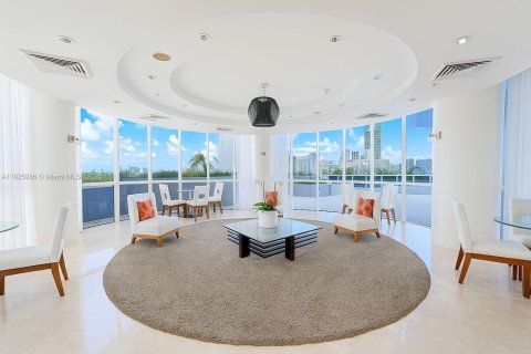 Condo in Miami Beach, Florida, 2 bedrooms  № 1794314 - photo 30