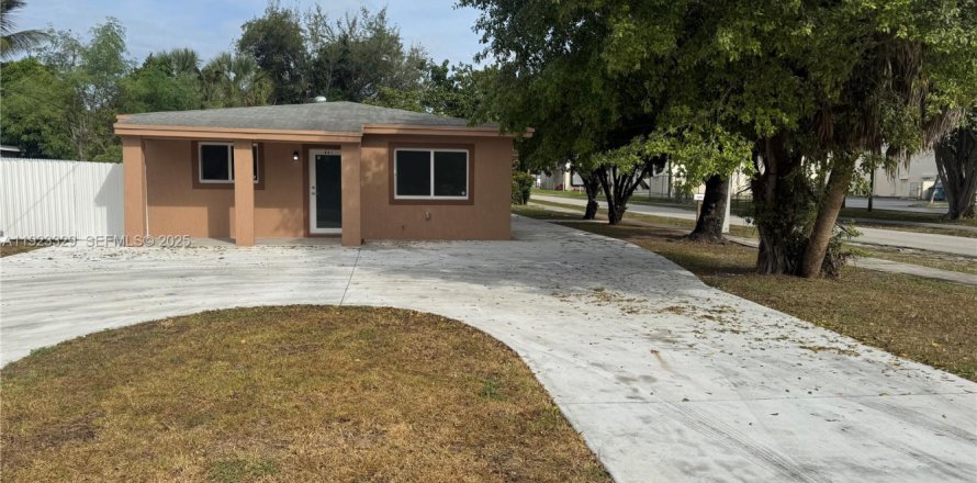 Villa ou maison à Miami, Floride 2 chambres, 145.67 m2 № 1977363