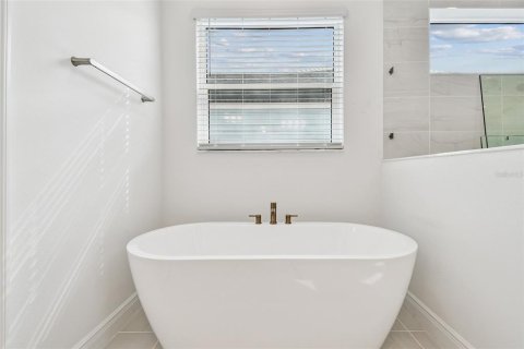House in Sarasota, Florida 3 bedrooms, 260.96 sq.m. № 1757711 - photo 24