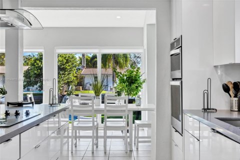 Снять в аренду виллу или дом в Холливуд, Флорида 5 спален, 169.55м2, № 2014455 - фото 2