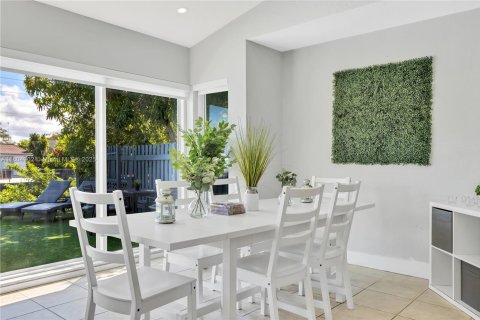 Снять в аренду виллу или дом в Холливуд, Флорида 5 спален, 169.55м2, № 2014455 - фото 21