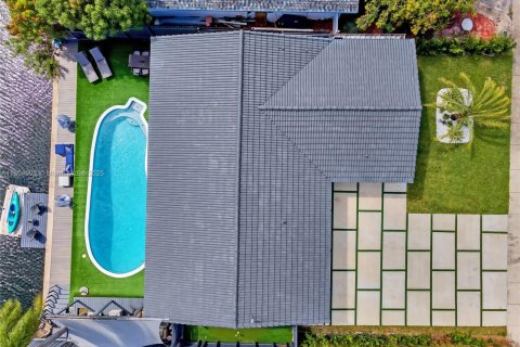 Снять в аренду виллу или дом в Холливуд, Флорида 5 спален, 169.55м2, № 2014455 - фото 9