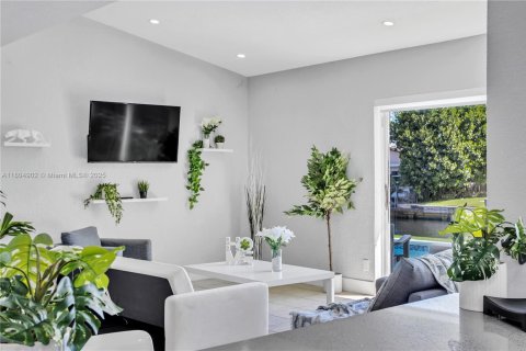 Снять в аренду виллу или дом в Холливуд, Флорида 5 спален, 169.55м2, № 2014455 - фото 23