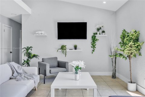 Снять в аренду виллу или дом в Холливуд, Флорида 5 спален, 169.55м2, № 2014455 - фото 19