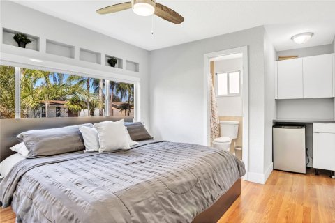 Снять в аренду виллу или дом в Холливуд, Флорида 5 спален, 169.55м2, № 2014455 - фото 17