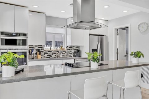 Снять в аренду виллу или дом в Холливуд, Флорида 5 спален, 169.55м2, № 2014455 - фото 22