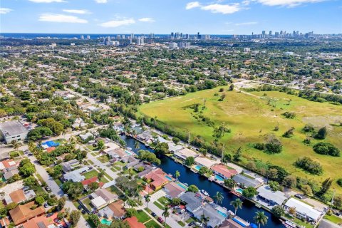 Снять в аренду виллу или дом в Холливуд, Флорида 5 спален, 169.55м2, № 2014455 - фото 4