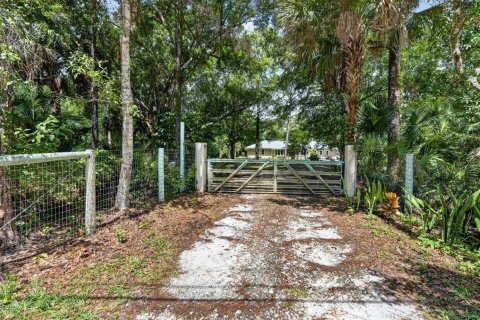 House in Jupiter, Florida 4 bedrooms, 238.39 sq.m. № 2087770 - photo 4