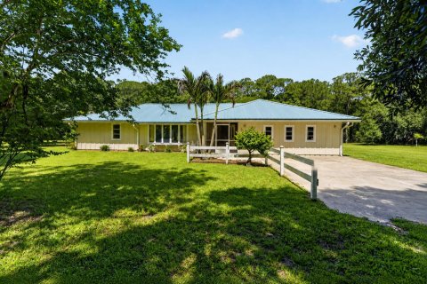 House in Jupiter, Florida 4 bedrooms, 238.39 sq.m. № 2087770
