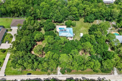 House in Jupiter, Florida 4 bedrooms, 238.39 sq.m. № 2087770 - photo 2