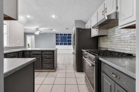 House in Jupiter, Florida 4 bedrooms, 238.39 sq.m. № 2087770 - photo 8