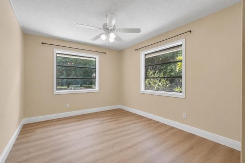 House in Jupiter, Florida 4 bedrooms, 238.39 sq.m. № 2087770 - photo 12