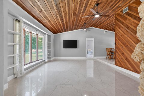 House in Jupiter, Florida 4 bedrooms, 238.39 sq.m. № 2087770 - photo 6