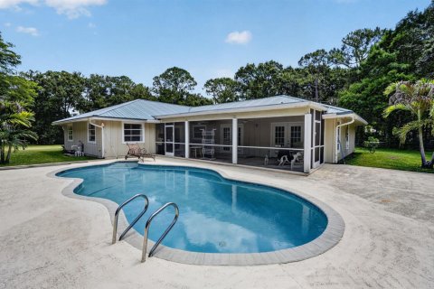 House in Jupiter, Florida 4 bedrooms, 238.39 sq.m. № 2087770 - photo 18