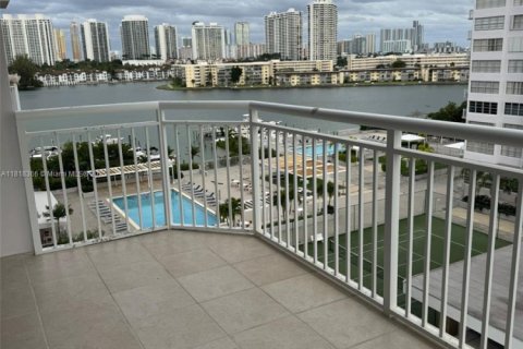 Condominio en venta en Aventura, Florida, 1 dormitorio № 1939373 - foto 2
