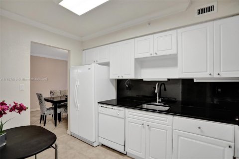 Снять в аренду кондоминиум в Холливуд, Флорида 1 спальня, 77.57м2, № 1934965 - фото 12