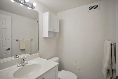 Снять в аренду кондоминиум в Холливуд, Флорида 1 спальня, 77.57м2, № 1934965 - фото 10