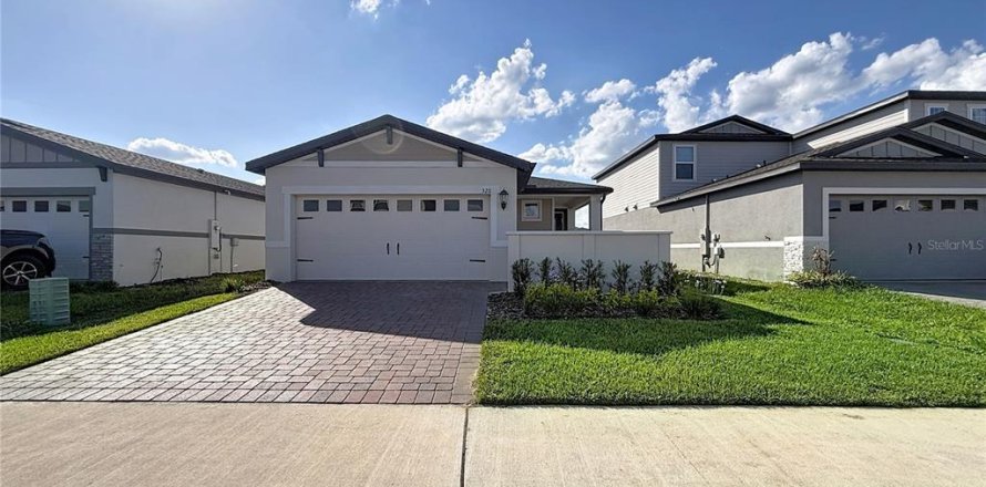 House in Lake Alfred, Florida 4 bedrooms, 148.64 sq.m. № 2167142