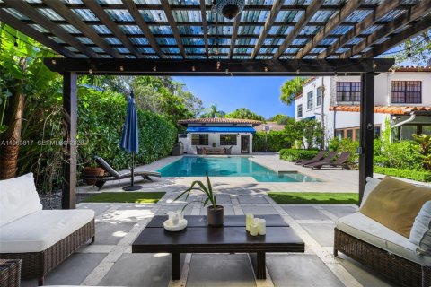 Casa en venta en Coral Gables, Florida, 3 dormitorios, 230.77 m2 № 2027573 - foto 7