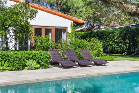 Casa en venta en Coral Gables, Florida, 3 dormitorios, 230.77 m2 № 2027573 - foto 11