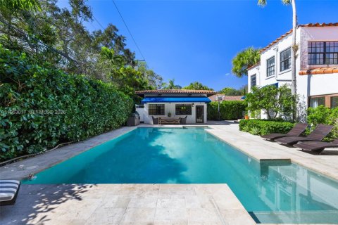 Casa en venta en Coral Gables, Florida, 3 dormitorios, 230.77 m2 № 2027573 - foto 16