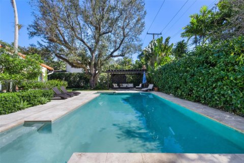 Casa en venta en Coral Gables, Florida, 3 dormitorios, 230.77 m2 № 2027573 - foto 18