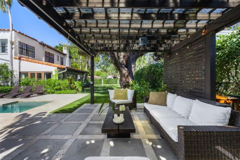 Casa en venta en Coral Gables, Florida, 3 dormitorios, 230.77 m2 № 2027573 - foto 8