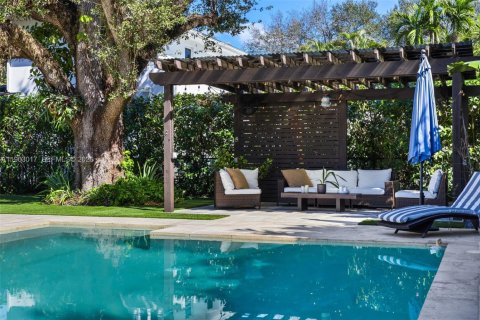 Casa en venta en Coral Gables, Florida, 3 dormitorios, 230.77 m2 № 2027573 - foto 12