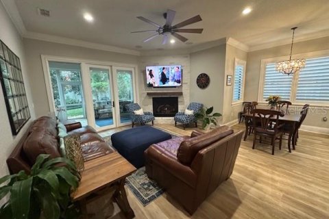 House in Orlando, Florida 4 bedrooms, 335.19 sq.m. № 1535203 - photo 8