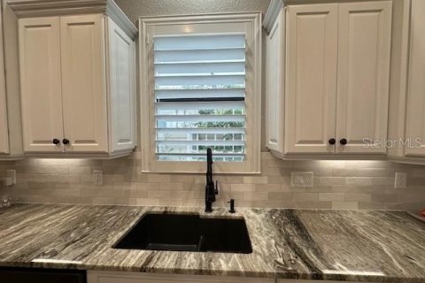 House in Orlando, Florida 4 bedrooms, 335.19 sq.m. № 1535203 - photo 30