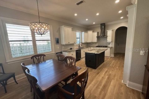 Casa en venta en Orlando, Florida, 4 dormitorios, 335.19 m2 № 1535203 - foto 9