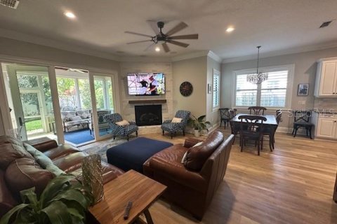 House in Orlando, Florida 4 bedrooms, 335.19 sq.m. № 1535203 - photo 4