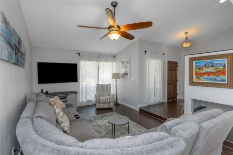 Casa en venta en Tampa, Florida, 4 dormitorios, 178.09 m2 № 1654873 - foto 10