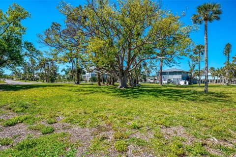 House in Englewood, Florida 5 bedrooms, 199.55 sq.m. № 1591383 - photo 15