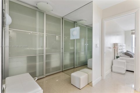 Condo in Miami Beach, Florida, 2 bedrooms № 1995678 - photo 7