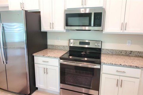 House in LaBelle, Florida 3 bedrooms, 158.4 sq.m. № 1488223 - photo 5