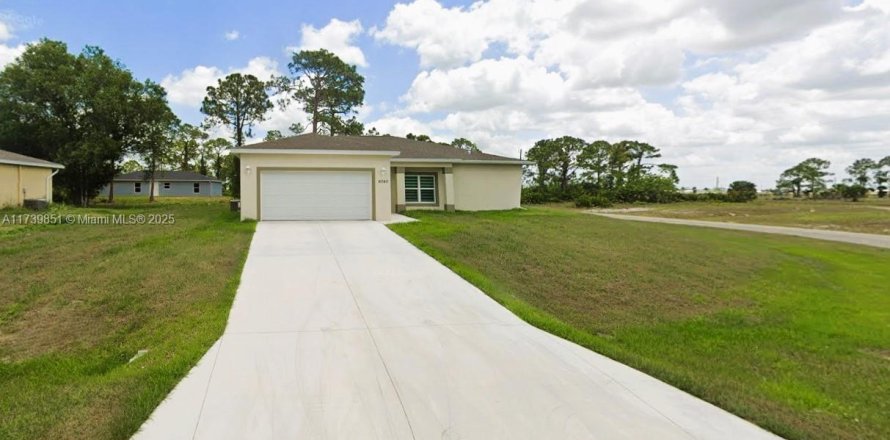 House in LaBelle, Florida 3 bedrooms, 158.4 sq.m. № 1488223