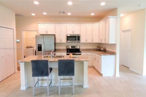 House in LaBelle, Florida 3 bedrooms, 158.4 sq.m. № 1488223 - photo 4