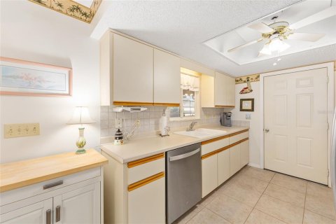 House in Summerfield, Florida 2 bedrooms, 106.19 sq.m. № 2203438 - photo 13